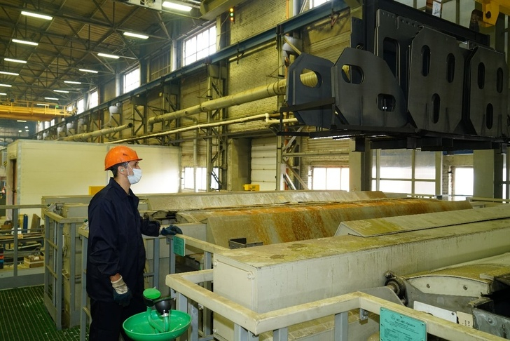 На Брянском машиностроительном заводе заработала новая линия гальванической обработки деталей
