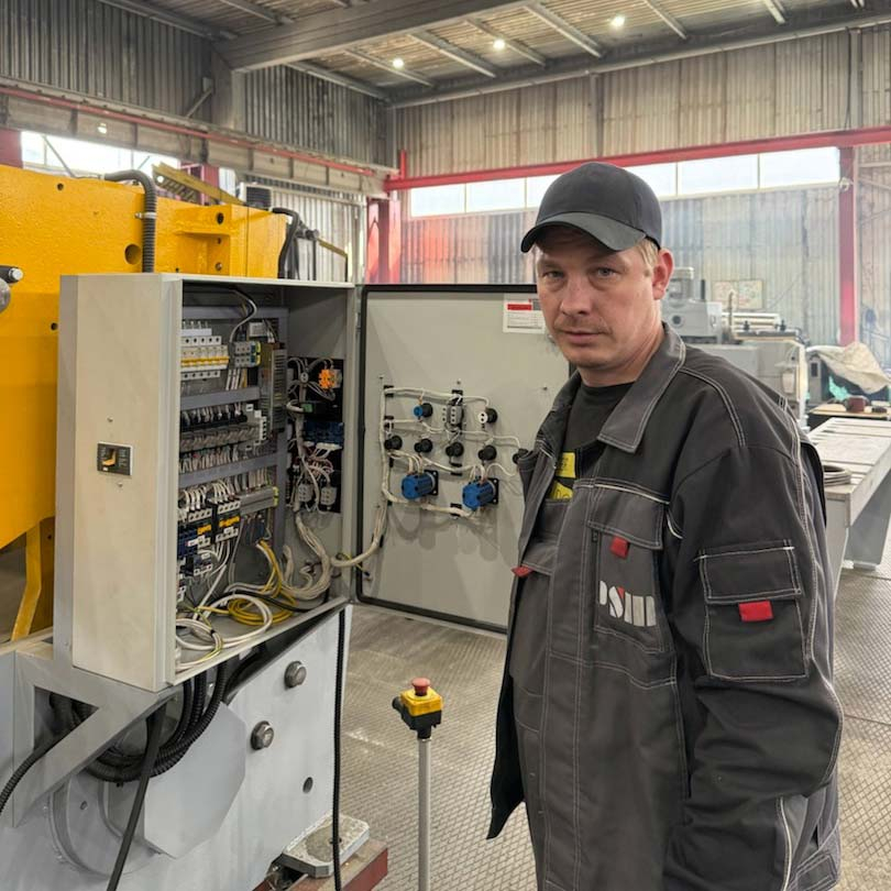 Техник-электрик Андрей Вячеславович Ерастов. Рубрика «Наши люди»