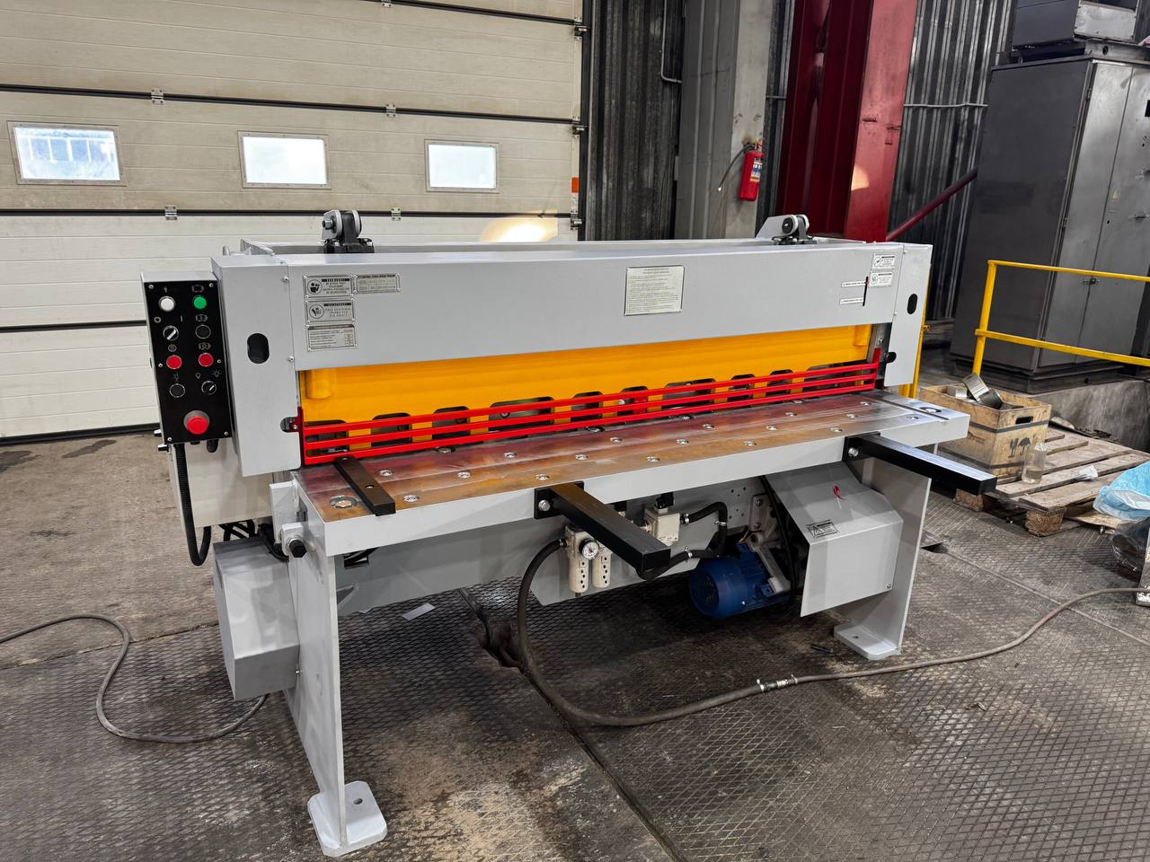 Гильотинные кривошипные ножницы НД3314